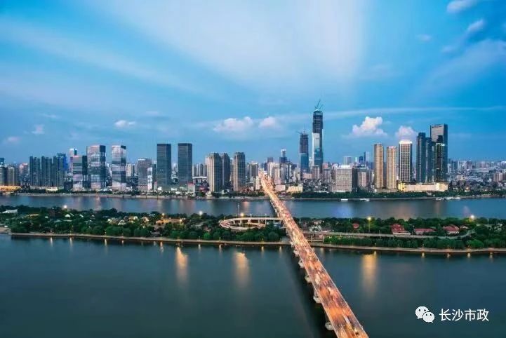 以城市，見未來；與城市，共成長